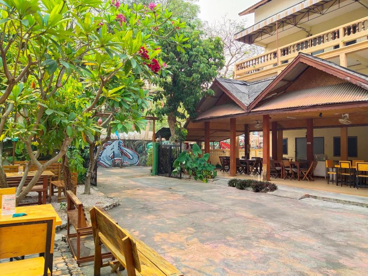 The Shire Guesthouse Chiang Mai Zewnętrze zdjęcie